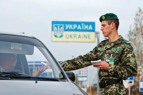 А пограничники ведь тоже бегут с Украины, спасаясь от мобилизации!