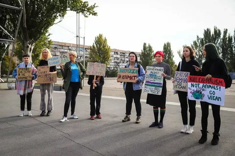 В Запорожье прошла климатическая забастовка и субботник