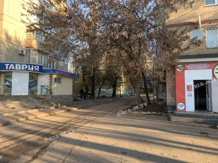 В Мелитополе "ворошиловский стрелок" расстрелял автомобиль с ребенком