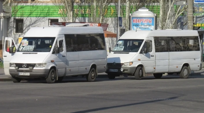 В Мелитополе на маршрутках из-за дефицита водителей в рейсы выходят руководители фирм
