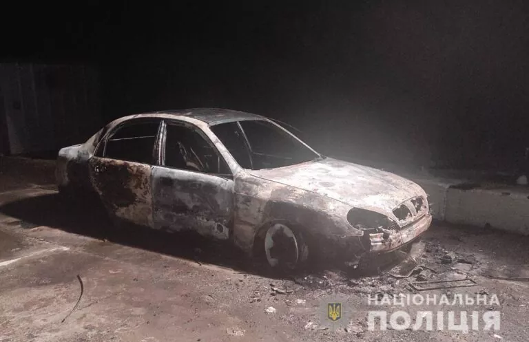 На Полтавщині у згорілій автівці виявили тіло чоловіка