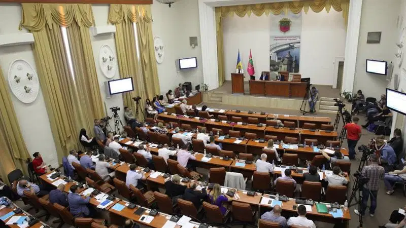 Знову не вдалося: депутати запорізької міськради не змогли зібратися на сесію