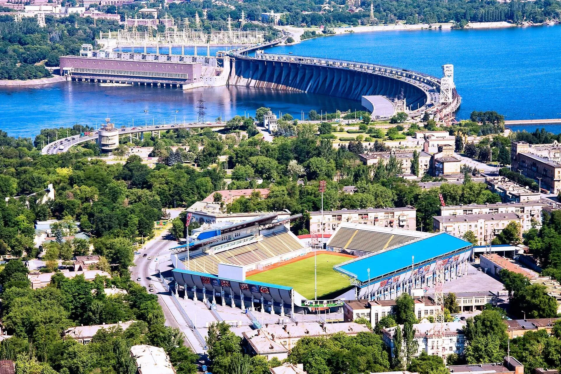 Главный стадион Запорожья уходит в залог банку