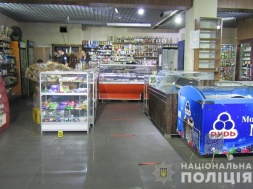 В Запорожье хозяин магазина расстрелял мужчин, которые его громили