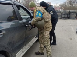 В Кировоградской области мужчина выхватил у полицейского автомат и застрелился, чтоб не идти на фронт