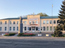 Будинки та машини колишнього міського голови на Полтавщині арештували