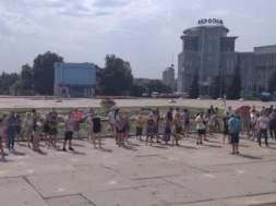 У Сумах працівники парків мітингують проти закриття атракціонів
