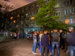 Жизнь без света: жильцы общежитий Днепра вышли на митинг