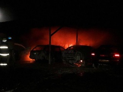 Под Запорожьем на стоянке сгорели 9 авто: не исключен поджог