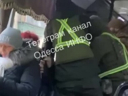 В Одессе военкоматчики охотятся на пушечное мясо в городском транспорте