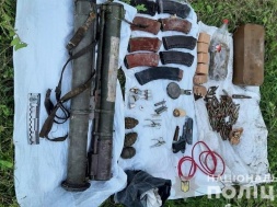 В Запорожской области правоохранители нашли три тайника с боеприпасами, один из них - около аэропорта