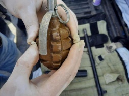 В Каменском полицейские остановили автомобиль, набитый боеприпасами