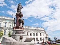 Зеленский рассмотрел скандальную петицию: памятник Екатерине II в Одессе снесут!