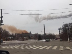 Екоактивісти Дніпра закликають не давати металургійному заводу дозвіл на викиди