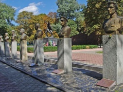 В Борисполе собираются снести Аллею Героям Советского Союза
