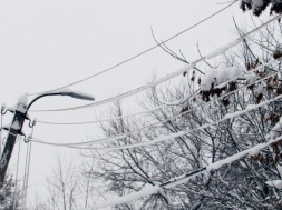 Через негоду 17 населених пунктів у чотирьох районах Полтавщини відключені від електропостачання