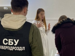 В Киеве СБУ 8 марта задержала женщину-косметолога за критику Зеленского и жалобы на тяжёлую жизнь