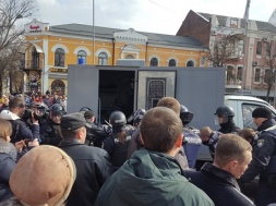 Визит Порошенко в Полтаву: столкновения Нацкорпуса с полицией - ПОДБОРКА НОВОСТЕЙ