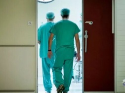 Запорожские медики массово увольняются из инфекционной больницы – депутат