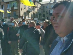 В Днепре на предвыборной встрече с мэром Филатовым полицейскому оторвали ухо