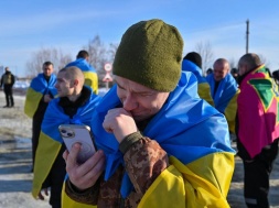 С завтрашнего дня украинские консульства в ЕС прекратят оказывать услуги гражданам Украины призывного возраста