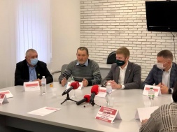 «Ні продажу української землі»: у Сумах провели круглий стіл
