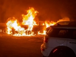 В Запорожье второй день подряд горят элитные авто: на этот раз «Porshe Caynne»