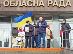 «Тарифный геноцид»: митингующие в Запорожье «поздравляли» Зеленского с днем рождения