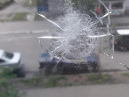 В Кременчуге обстреляли окна квартиры, в которой находился ребенок