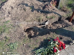 На кладовищі Дніпропетровщини ритуальники не закопують могили померлих