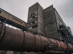 Новое руководство запорожского комбината расстается со старыми кадрами с нарушениями трудового законодательства