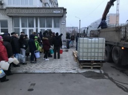 В Бердянске снова произошла авария на коллекторе - организован подвоз воды