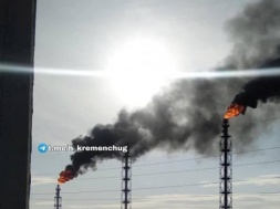 Нафтопереробний завод вкотре сильно димів