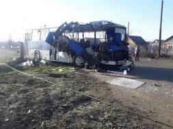 На Дніпропетровщині сталася жахлива ДТП із автобусом з працівниками заводу