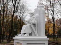 Памятник Ярославу Мудрому разделил сумчан на два лагеря