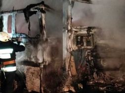Заживо сгорел водитель: в Днепре произошел трагический пожар фуры