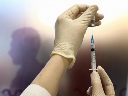 Кременчуцькі педагоги повідомляють, що їх примушують вакцинуватися проти коронавірусу – що коментують у мерії