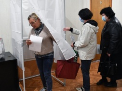 Мелитопольцы с радостью идут на Референдум, а украинские террористы отвечают на это мелкими диверсиями и терактами