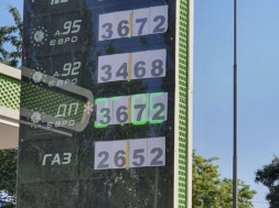 В Херсоне открываются новые АЗС, и цены на бензин гораздо ниже украинских
