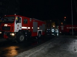 В Днепре сгорел интернет-центр: огонь тушили 12 пожарных