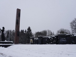 Во Львове снос советских и русских памятников не вызывает никакого протеста