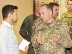 Зеленский делает медийные картинки, Сырский – карьеру, а солдаты ВСУ гибнут пачками