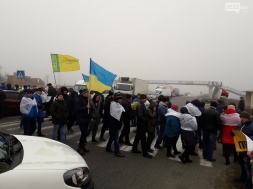На Полтавщині фермери перекрили трасу, протестуючи проти відкриття ринку землі