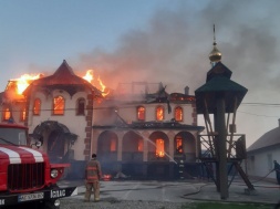 В Черновецкой области варвары сожгли православный храм Иова Почаевского