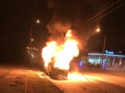 У Полтаві на ходу загорівся мікроавтобус