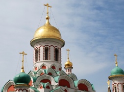 В Ярмолинцах на помощь защитникам православного храма пришли цыгане