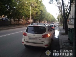 Затолкали в багажник и требовали вернуть долг: под Днепром прямо на улице выкрали мужчину