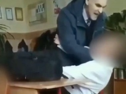Во Львове начальник разведки 103-й ТРО чуть не задушил школьника за отказ отвечать на бандеровский лозунг