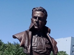 115 годовщина со Дня рождения героя. В Мелитополе торжественно открыли памятник Судоплатову