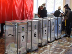 В Запорожской области сообщили о подозрении главе избирательной комиссии, которого поймали на фальсификации голосования